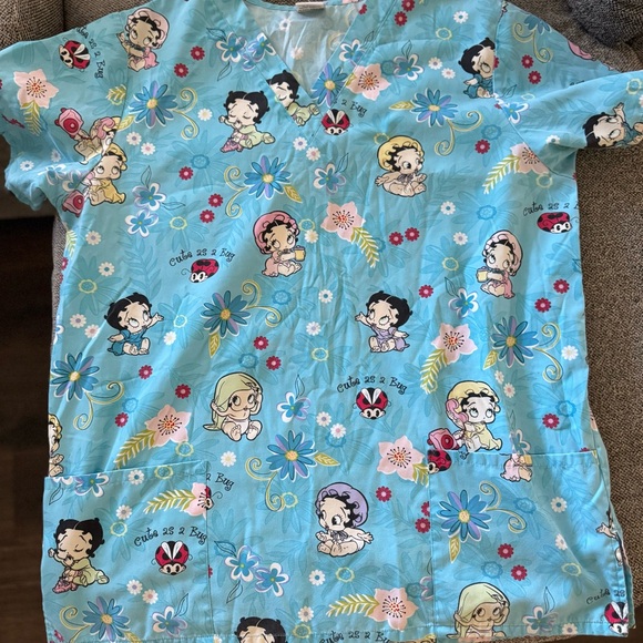 Vintage Baby Betty Boop Scrub Top (with pockets) - Picture 1 of 5